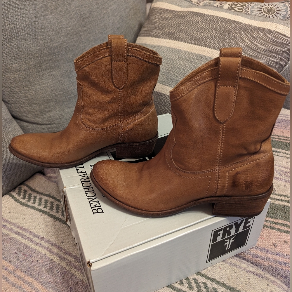 Frye Carson Shortie Boots